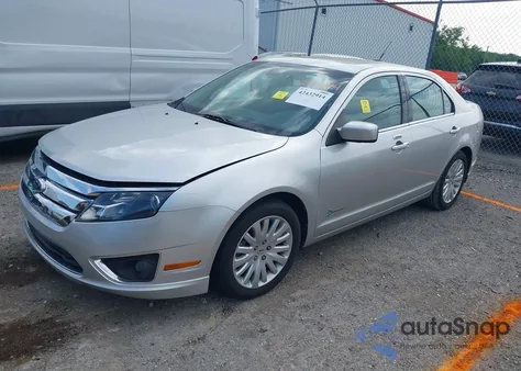2011 Ford Fusion Hybrid z USA, uszkodzony, nr VIN 3FADP0L34BR208880